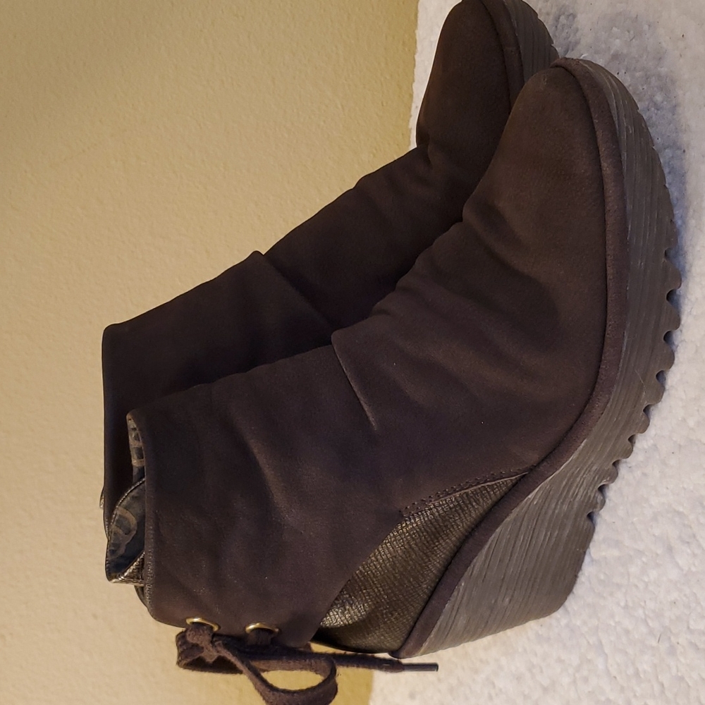 Fly London boots lace up sz 39 (US 8.5)